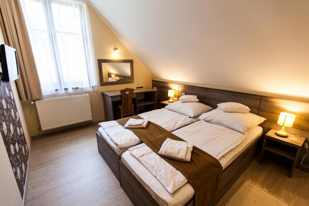 Piroska Csarda Es Panzio Bed & Breakfast Сиофок Екстериор снимка