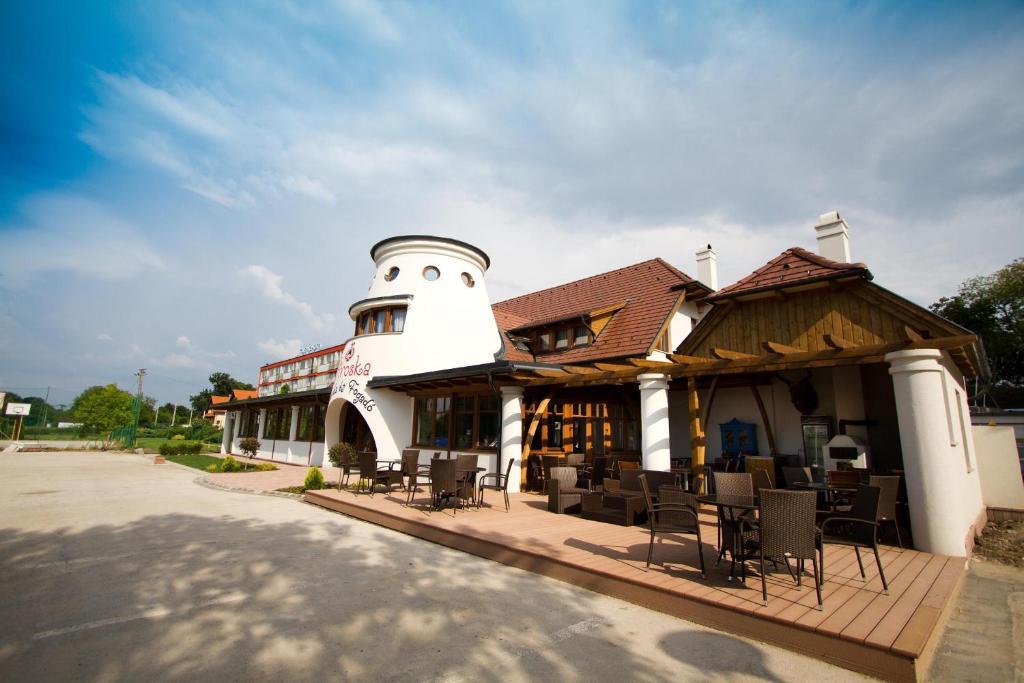 Piroska Csarda Es Panzio Bed & Breakfast Сиофок Екстериор снимка