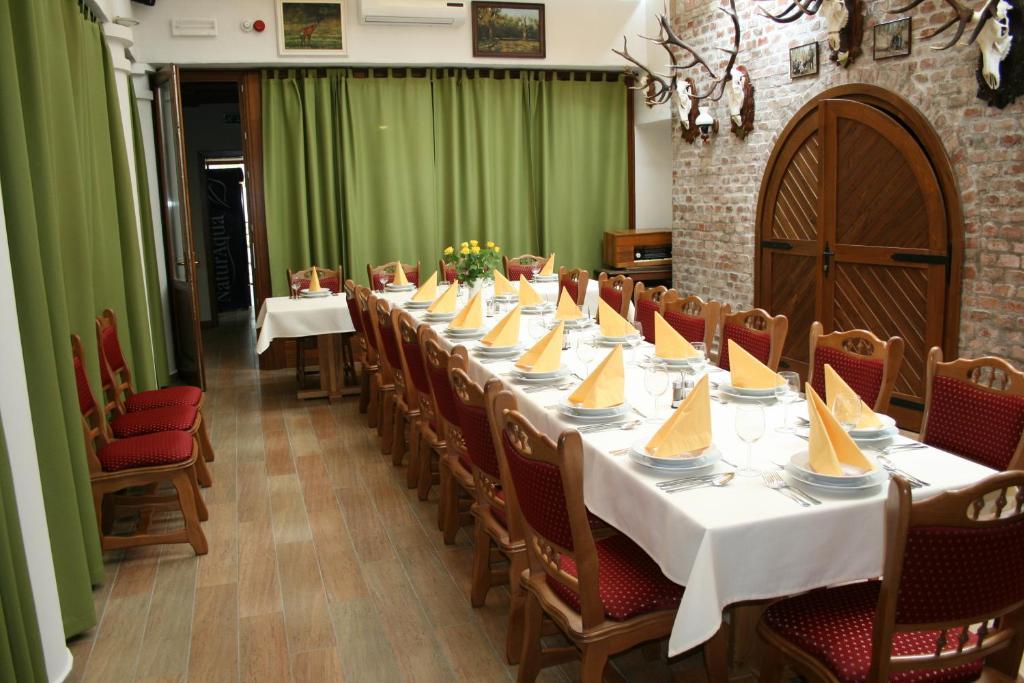 Piroska Csarda Es Panzio Bed & Breakfast Сиофок Екстериор снимка